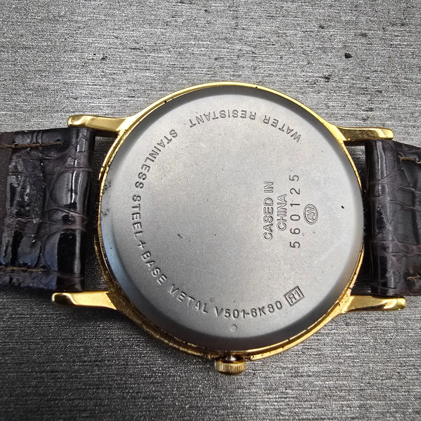 Seiko Alba Watch Men 33mm Ivory Dial Gold Tone Round V501-6K30 New Battery VTG10