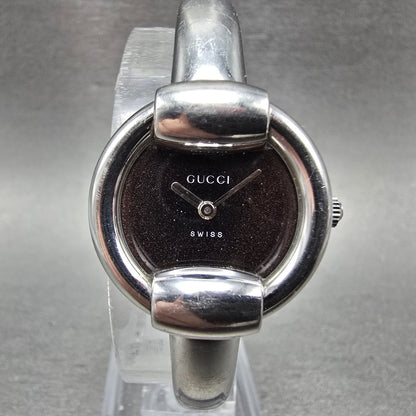 Gucci 1400L Watch Women 26mm Black Dial Silver Tone Round New Battery Swiss Made0