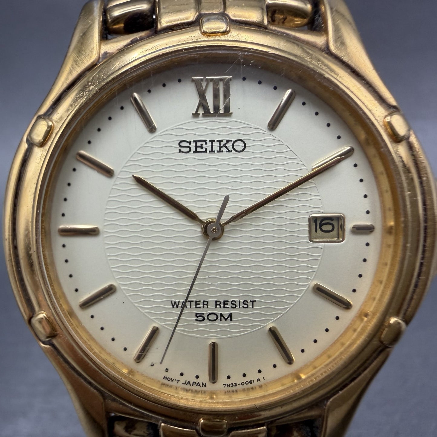 Seiko Watch Men 36mm Champagne Dial Gold Tone Date Round 7N32-0049 New Battery V1