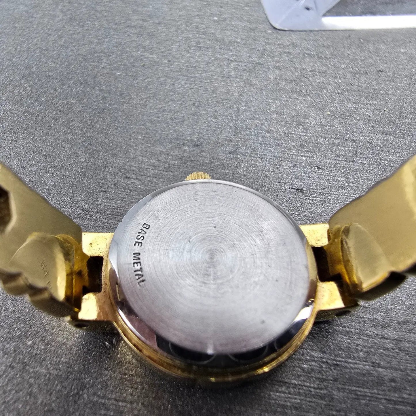Wittnauer Watch Women 20mm Gold Dial Gold Tone Round 5784 New Battery Vintage9