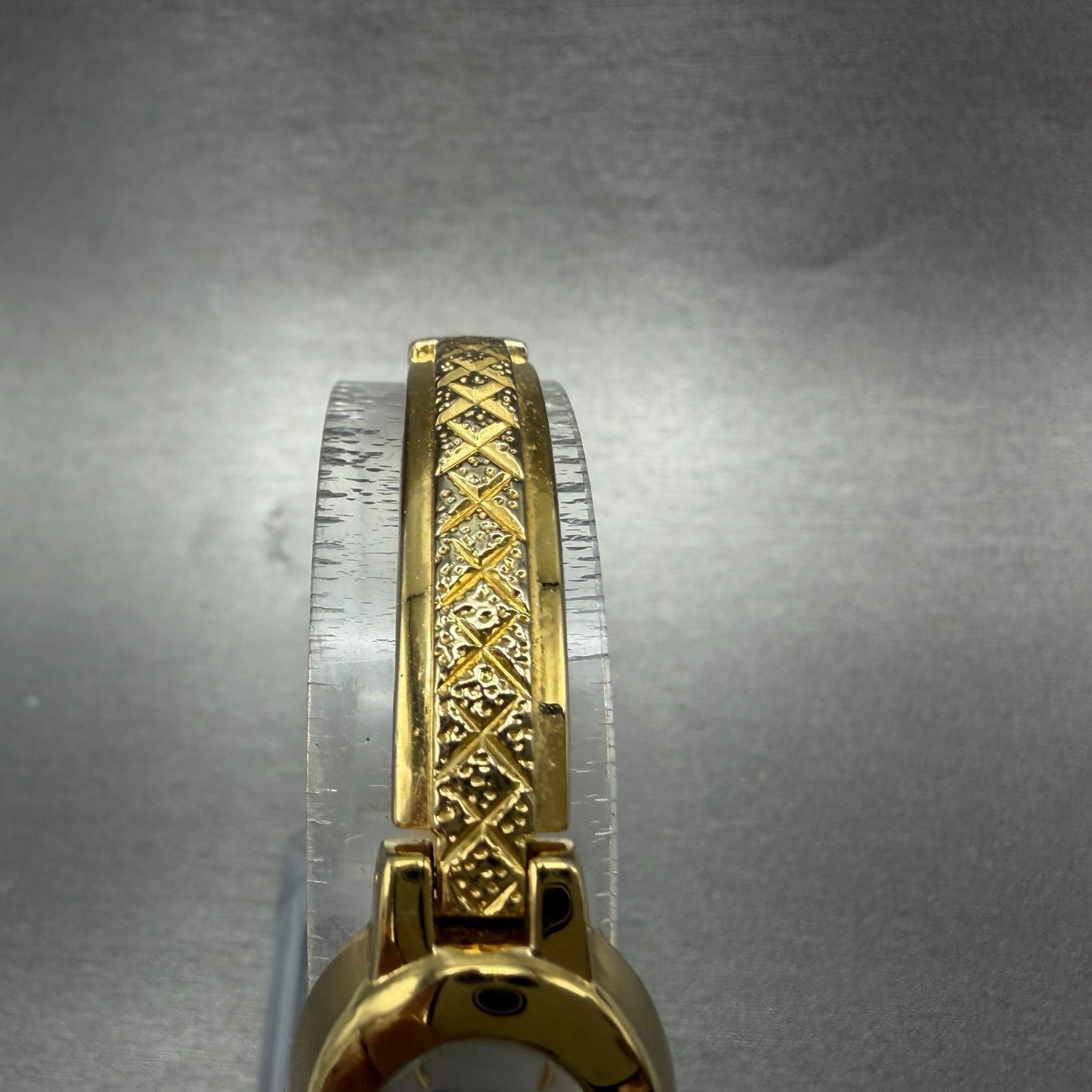 Elgin Watch Women 18mm MOP Dial Gold Tone Oval EG8074 Diamond New Battery4
