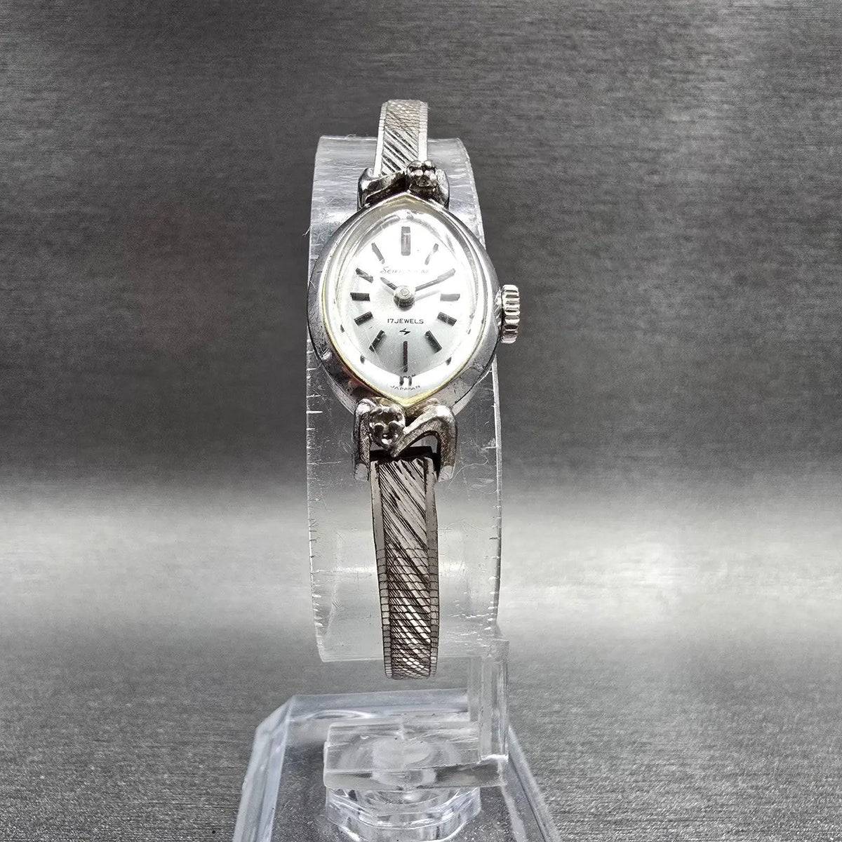 Seiko Solar Watch Women 14mm Silver Dial White Gold Plated Oval 10-8290 Manual5