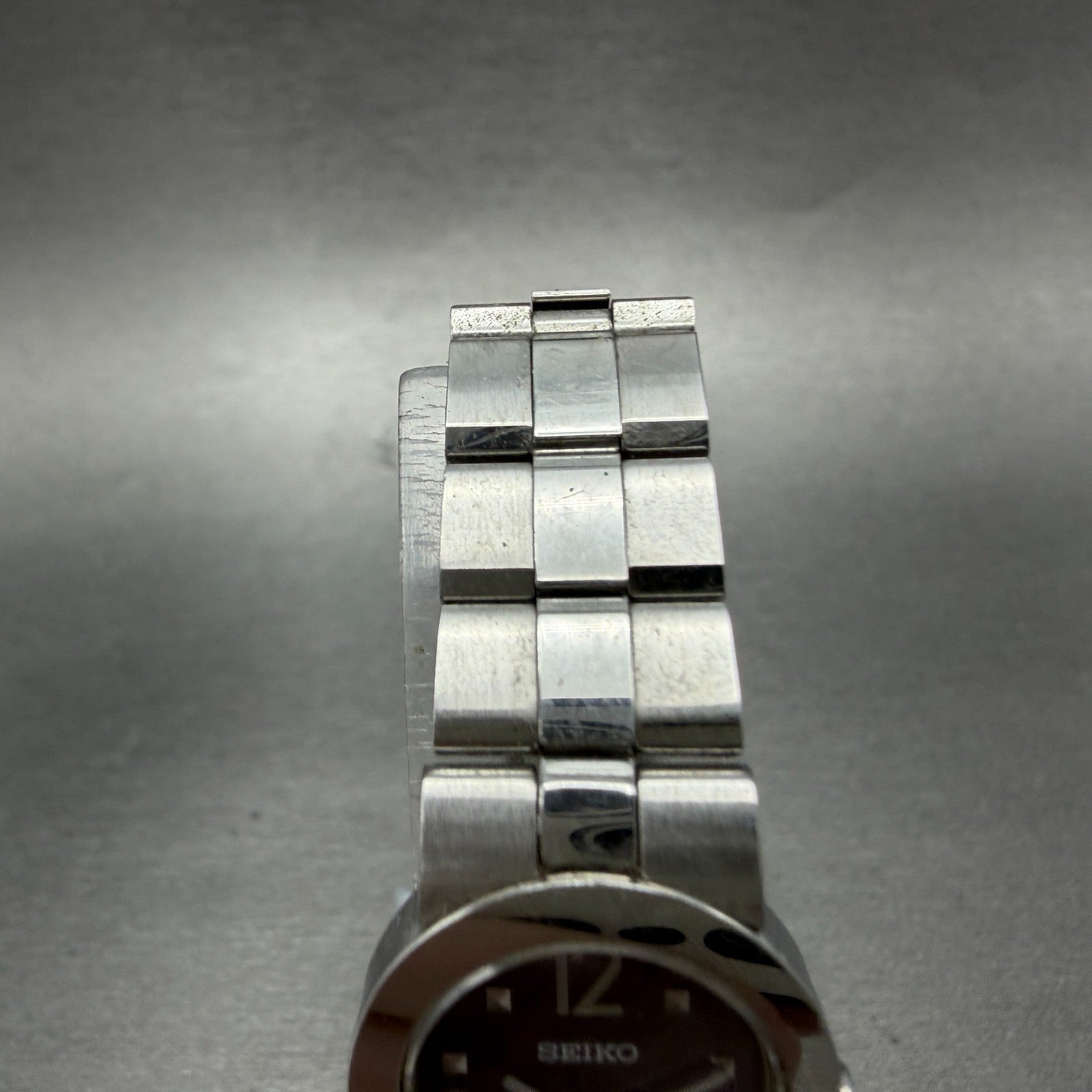 Seiko Lukia Watch Women 21mm Red Dial Silver Tone Oval 1F21-0AZ0 New Battery4