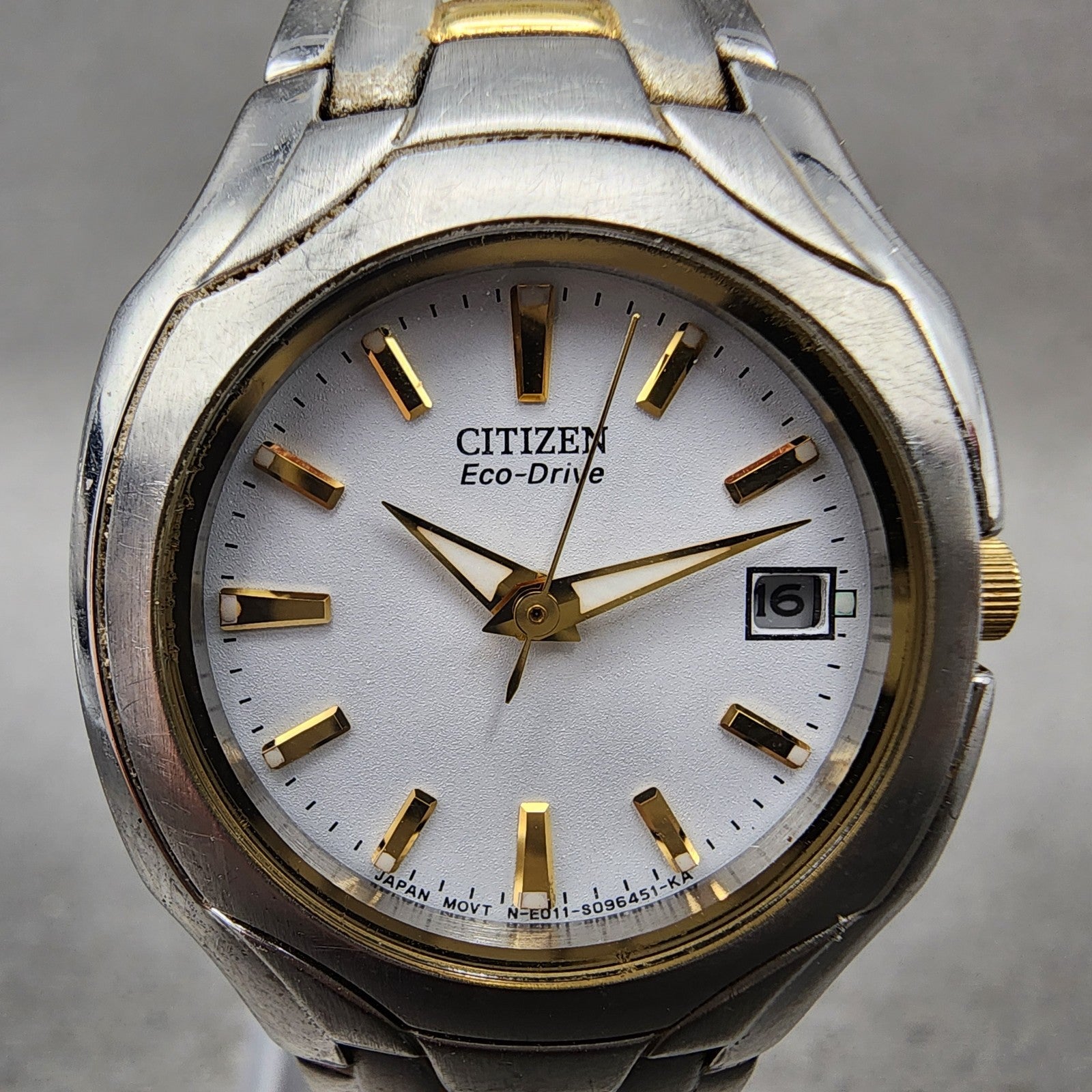 Citizen EcoDrive Watch Women 25mm White Dial Two Tone Date E011S049601 Run1