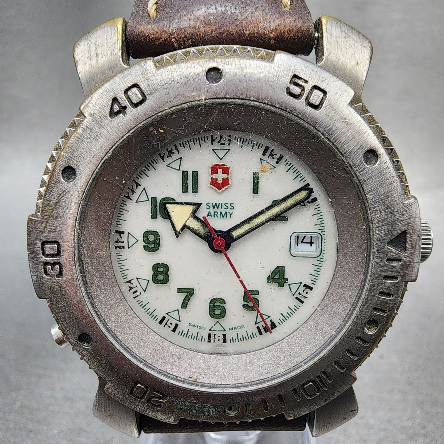 Victorinox Swiss Army Sportline Watch Men 40mm White Dial Silver Tone Date PARTS2