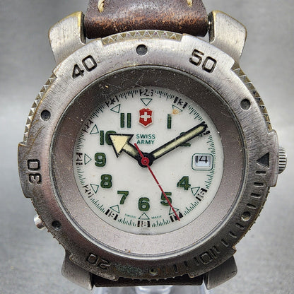Victorinox Swiss Army Sportline Watch Men 40mm White Dial Silver Tone Date PARTS2