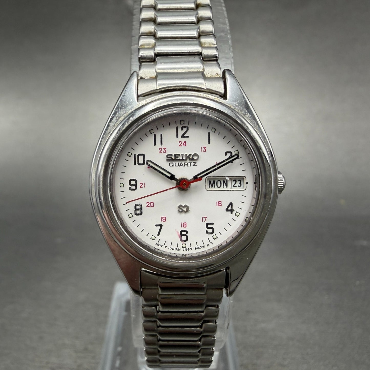 Seiko SQ Watch Women 24mm White Dial Silver Tone Daydate Round 7N83-6A09 New Bat0