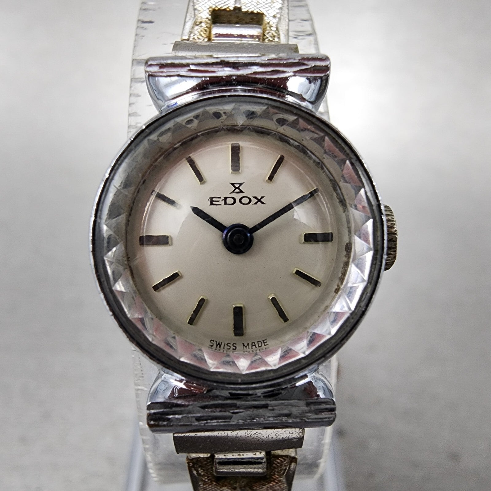 EDOX Watch Women 18mm White Dial Steel Round Manual Wind Runs Vintage3