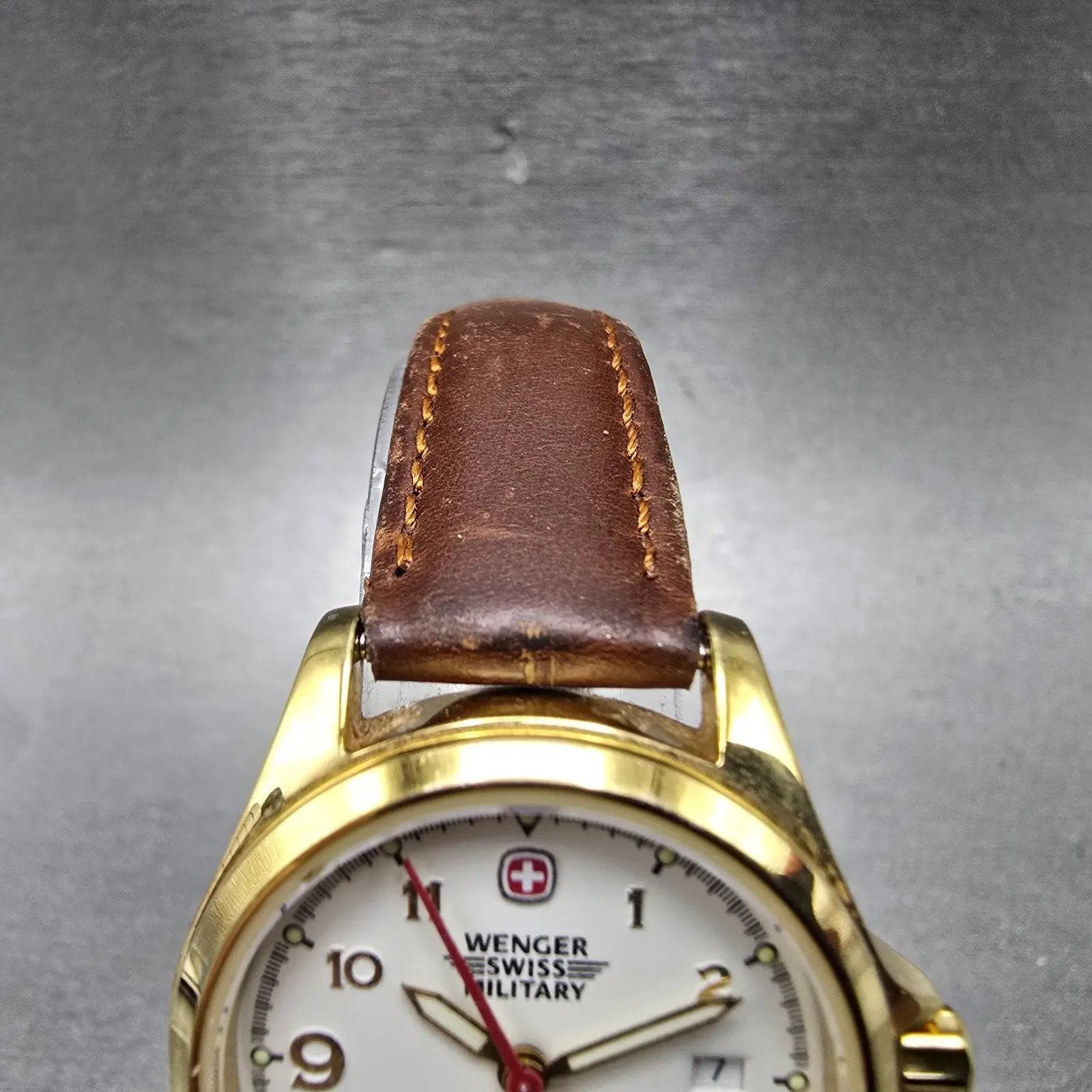 Wenger Swiss Military Watch Women 28mm White Dial Gold Tone Date 79240 New BattL4