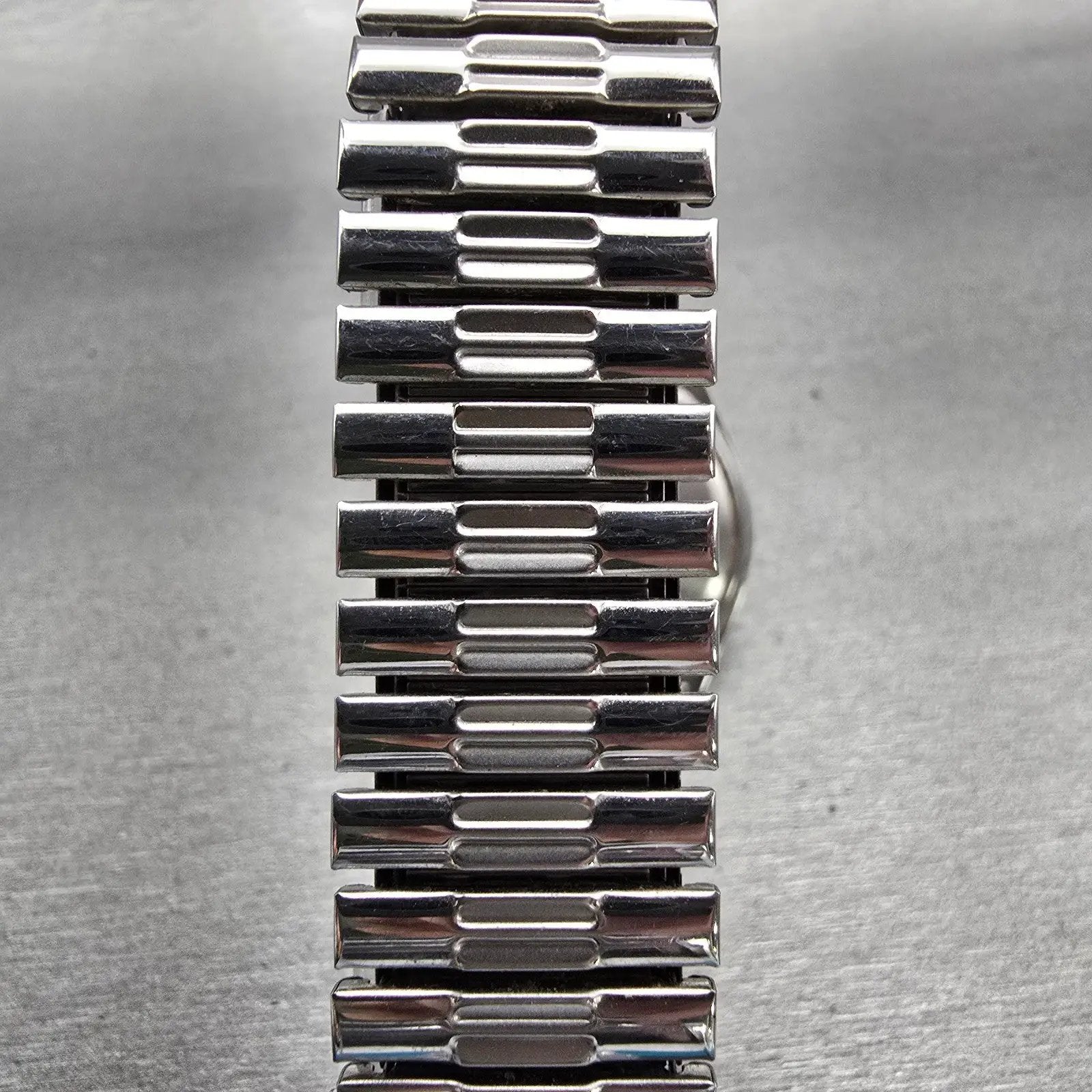 Seiko Pulsar Watch Men 36mm Silver Dial Silver Tone Daydate V533-9A00 New Batt7