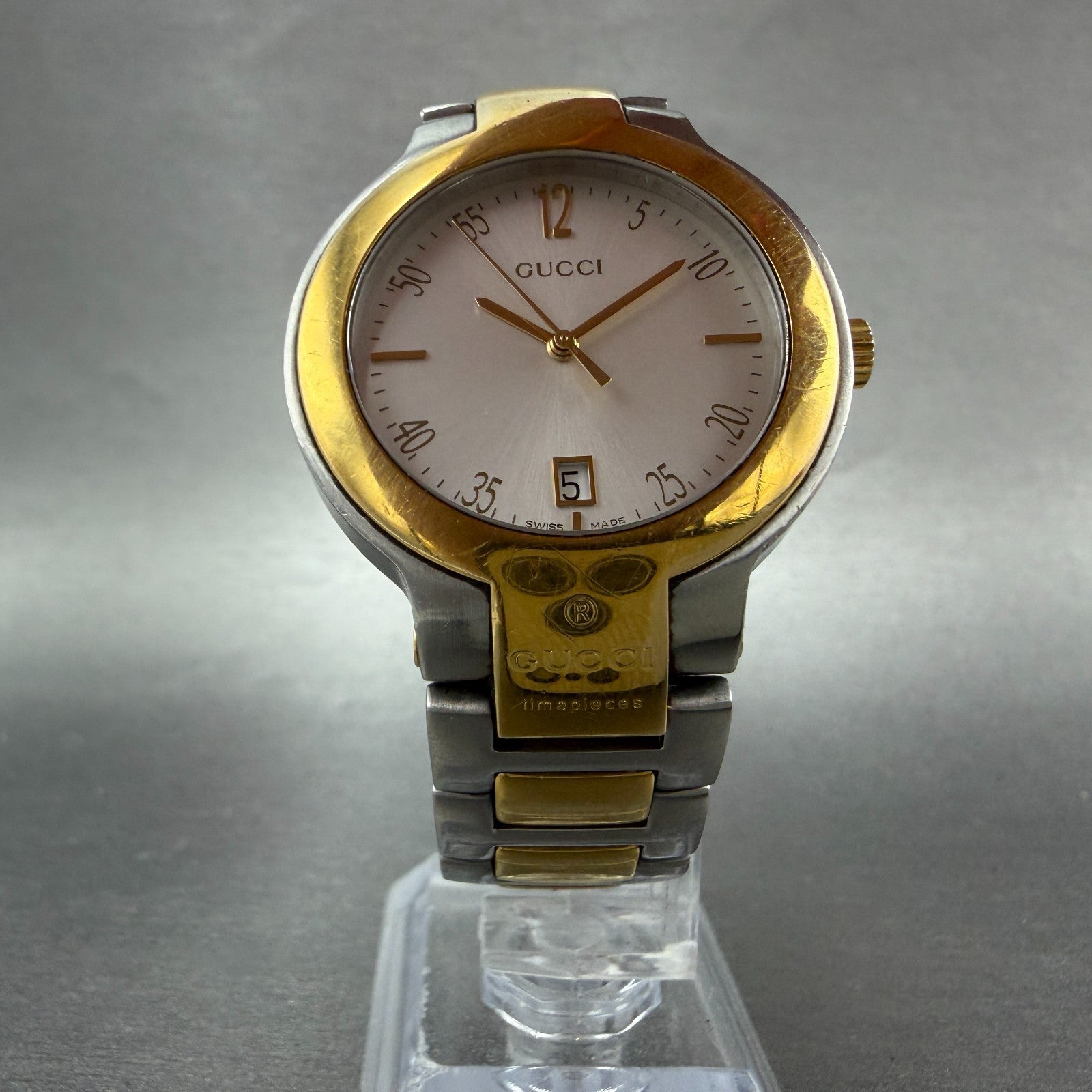 Gucci 8900M Watch Men 35mm Silver Dial Two Tone Date Round New Battery Vintage5