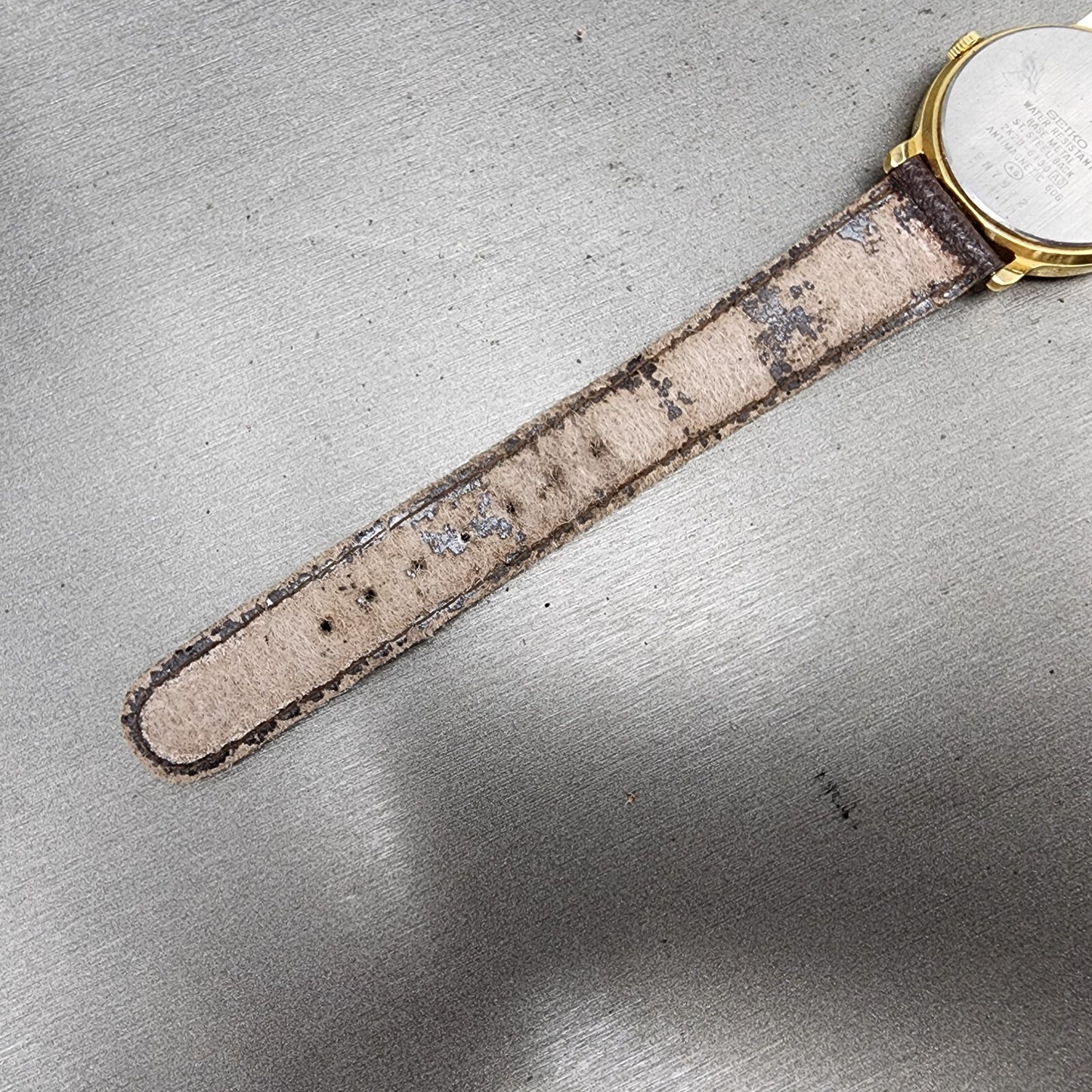 Seiko Avenue Watch Men 32mm White Dial gold Tone 2k236130 New Battery READ!!!!!11