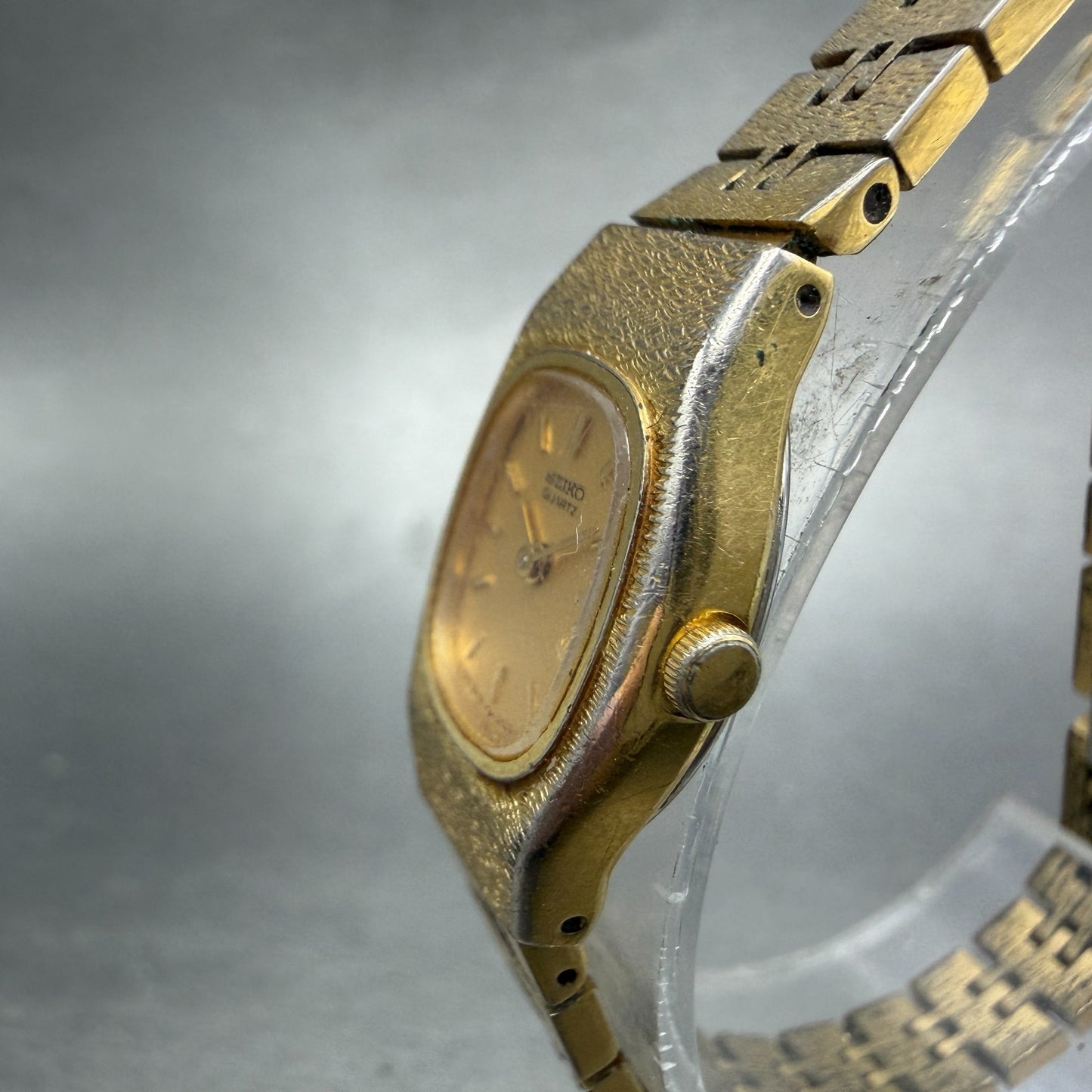 Seiko Watch Women 17mm Champagne Dial Gold Tone Rectangle 2Y00-5659 New Battery2