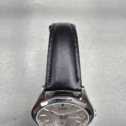 Citizen CQ Watch Men 35mm Silver Dial Silver Tone Daydate 6100-S16873 New Batt4