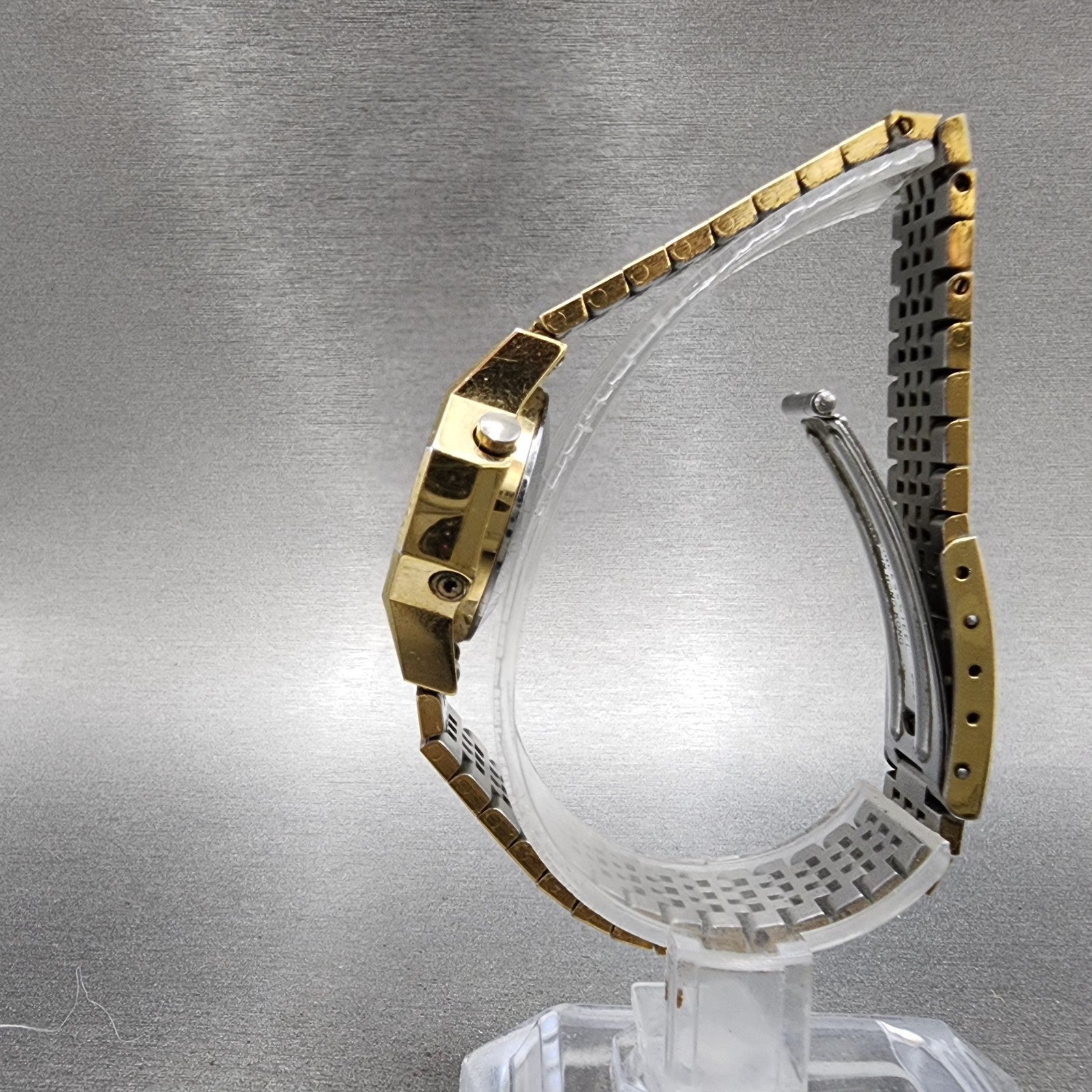 Bulova Digital Watch Women 25mm LCD digital Octagon New Battery N7 VTG6