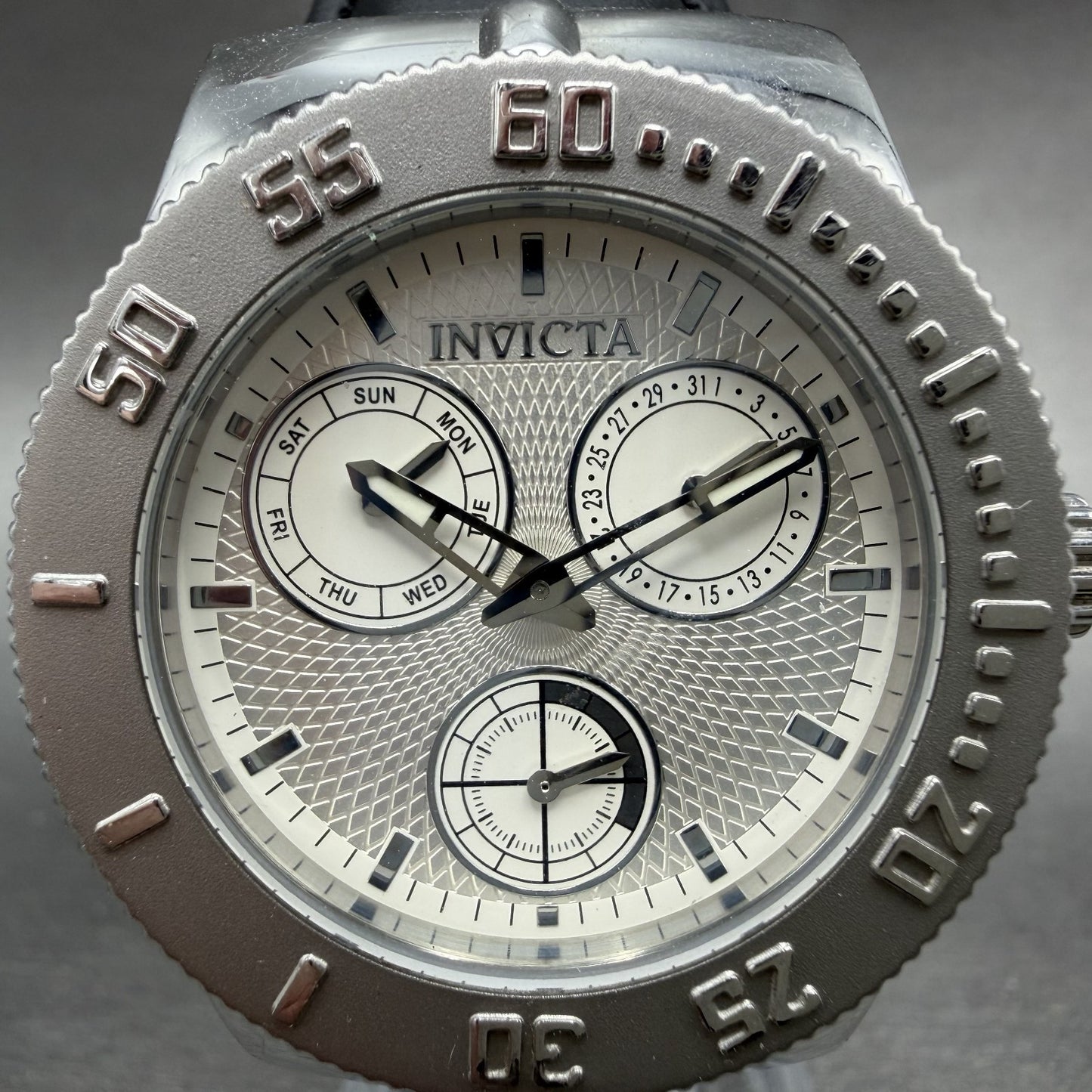 Invicta Wildflower Watch Women 37mm White Dial Silver Tone Daydate 5923 New Batt1
