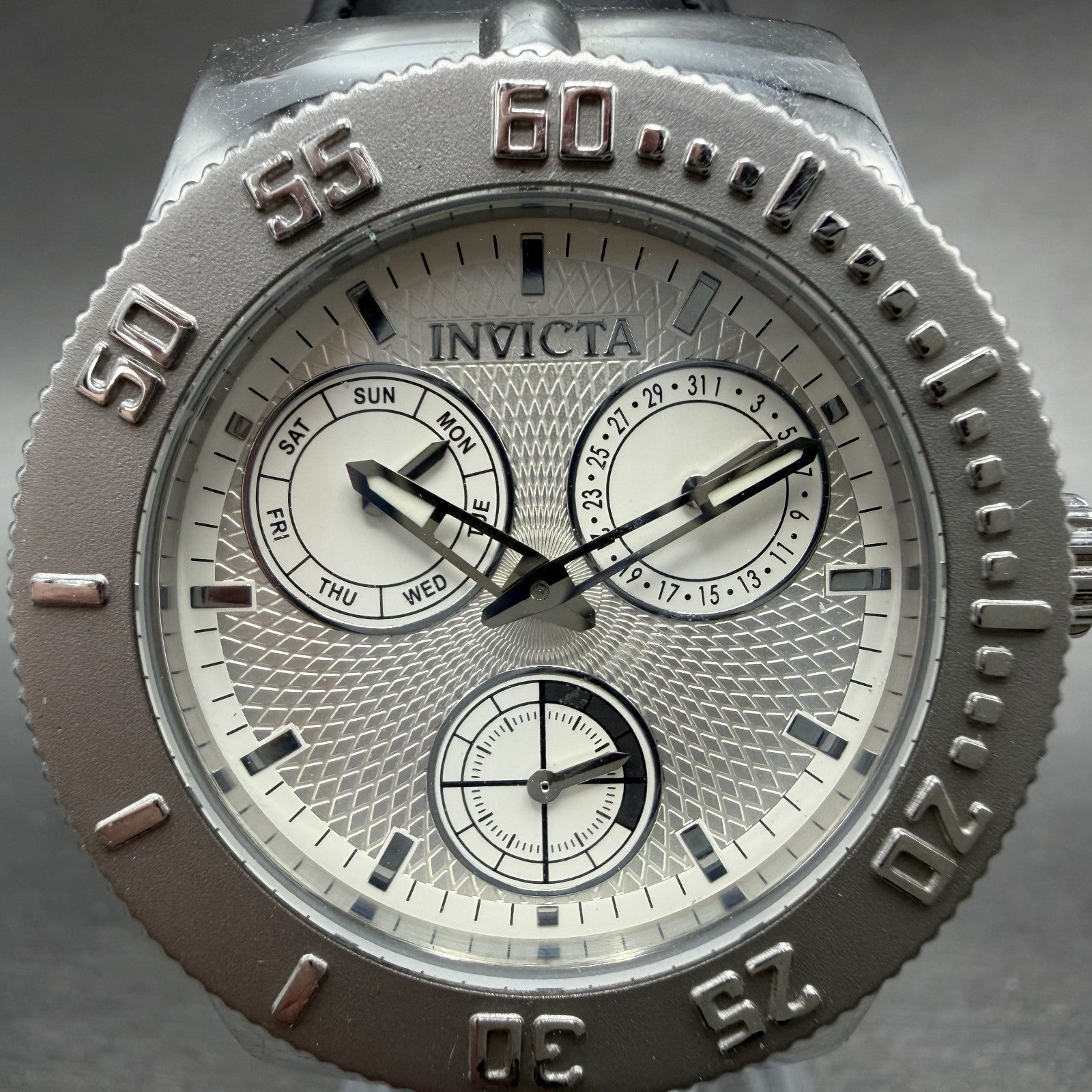 Invicta Wildflower Watch Women 37mm White Dial Silver Tone Daydate 5923 New Batt1