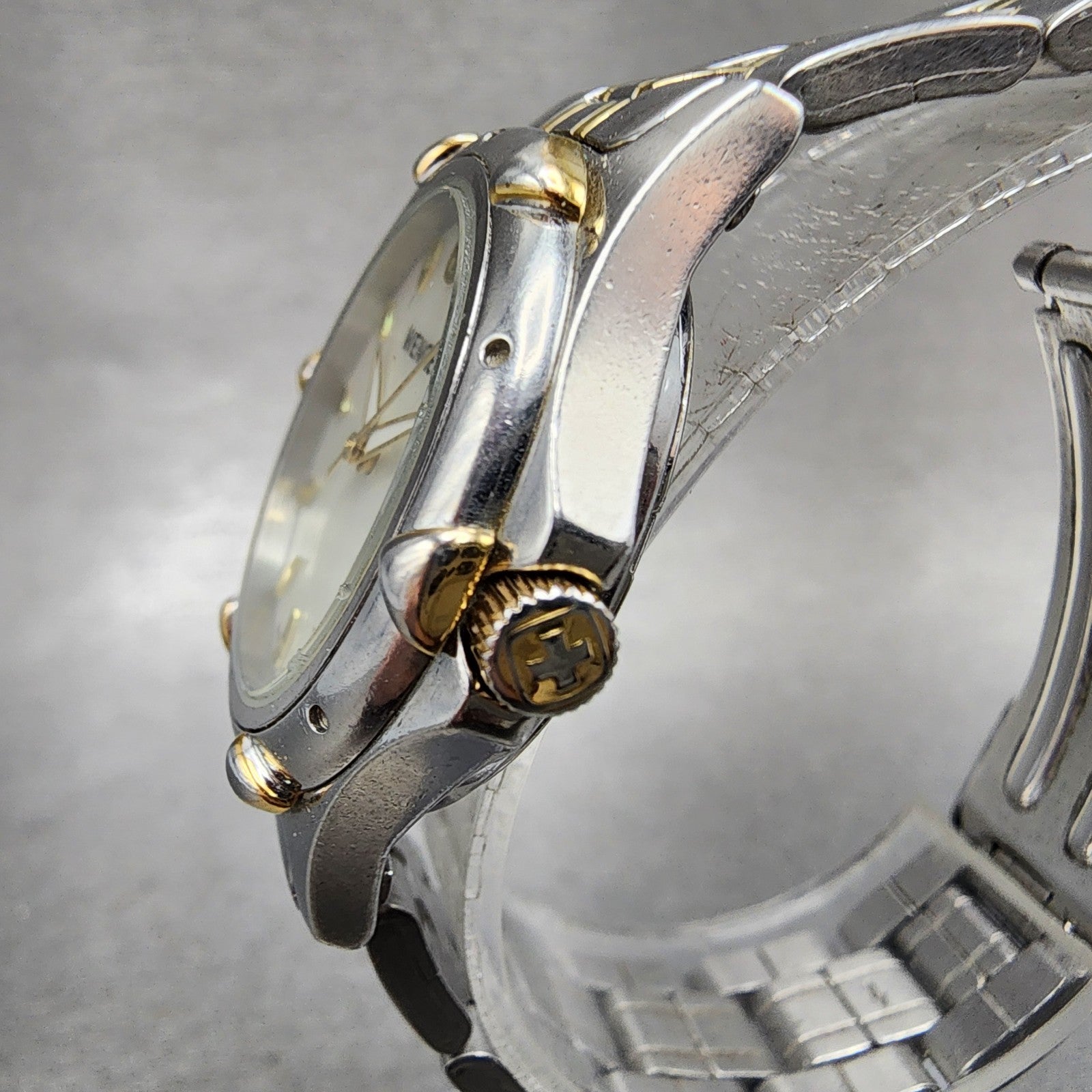 Wenger Watch Women 28mm MOP Dial Two Tone Date Round 70236 New Battery2