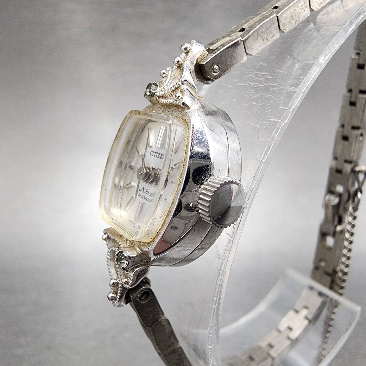 Citizen Nova Watch Women 15mm Silver Dial White Gold Plated Manual Wind Runs2