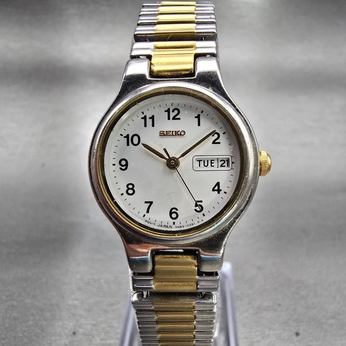 Seiko Watch Women 24mm White Dial Two Tone Daydate Round 7N83-0131 New Battery0