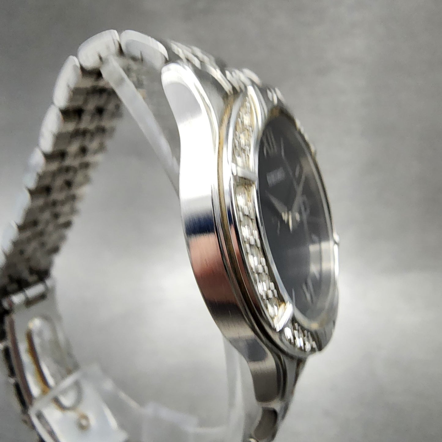 Seiko Watch Women 30mm Black Dial Silver Tone Date Round 6N2200B0 New Battery3