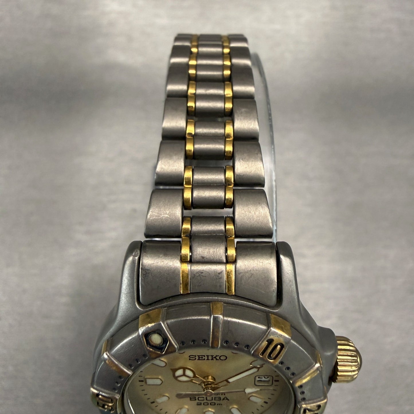 Seiko Scuba Dive Watch Women 29mm Champagne Dial Two Tone Date Round 7N85-01104