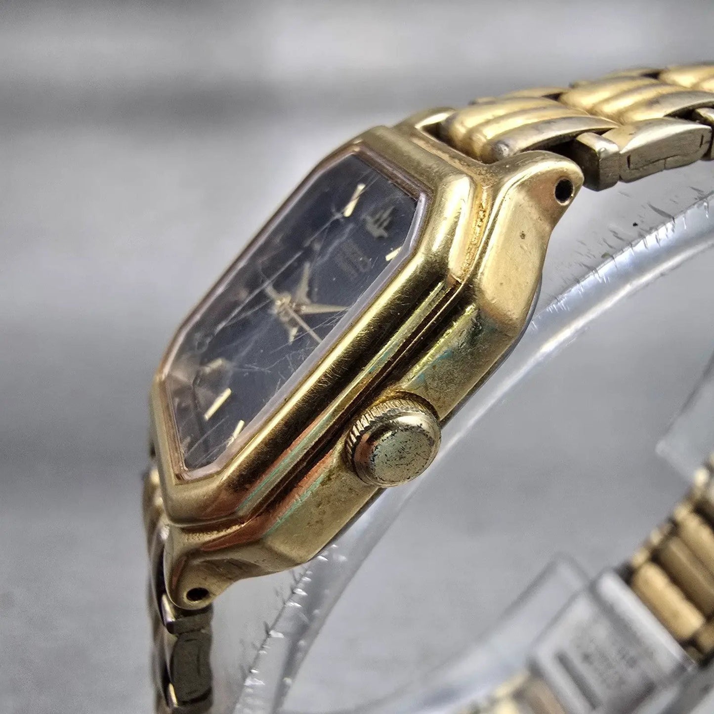 Seiko Watch Women 17mm Black Dial Gold Tone Rectangle V401-5250 New Battery VTG2