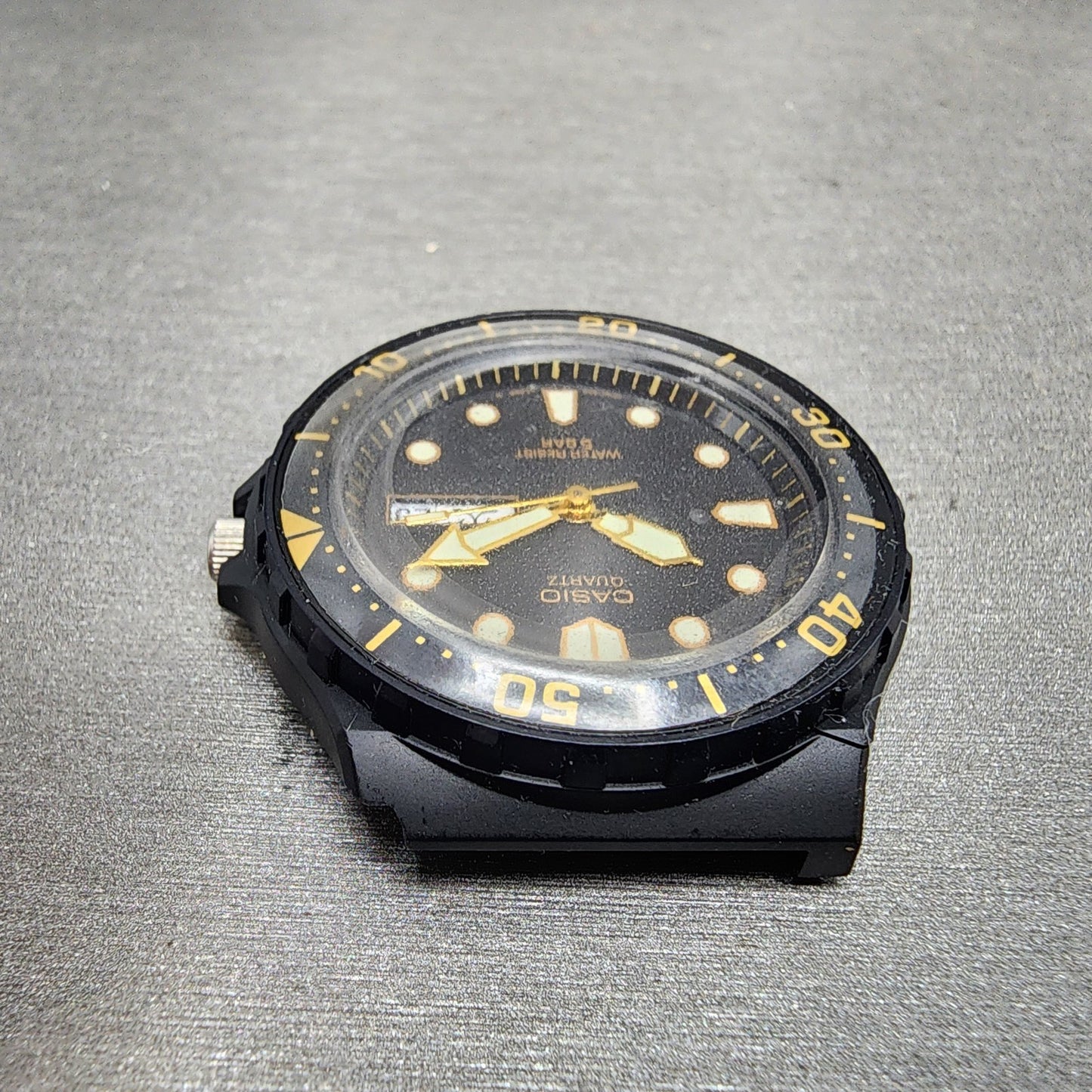 Casio MRW81 Dive Watch Men 37mm Black Dial Black Tone Daydate Round NOS New Bat5
