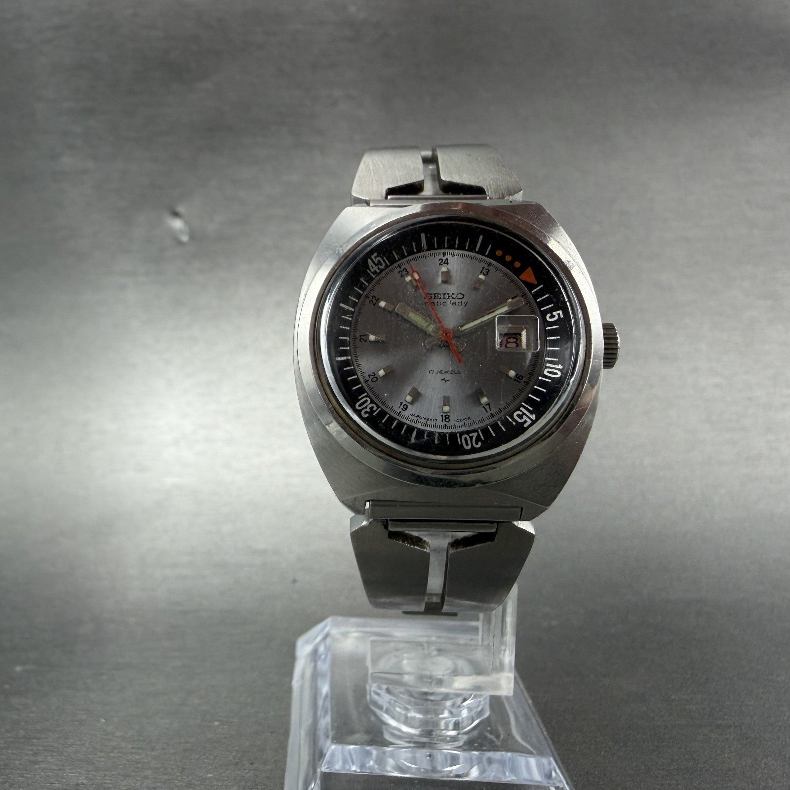 Seiko Matic Lady Watch Women 30mm Silver Dial Silver Tone Date Vinatge  PARTS6