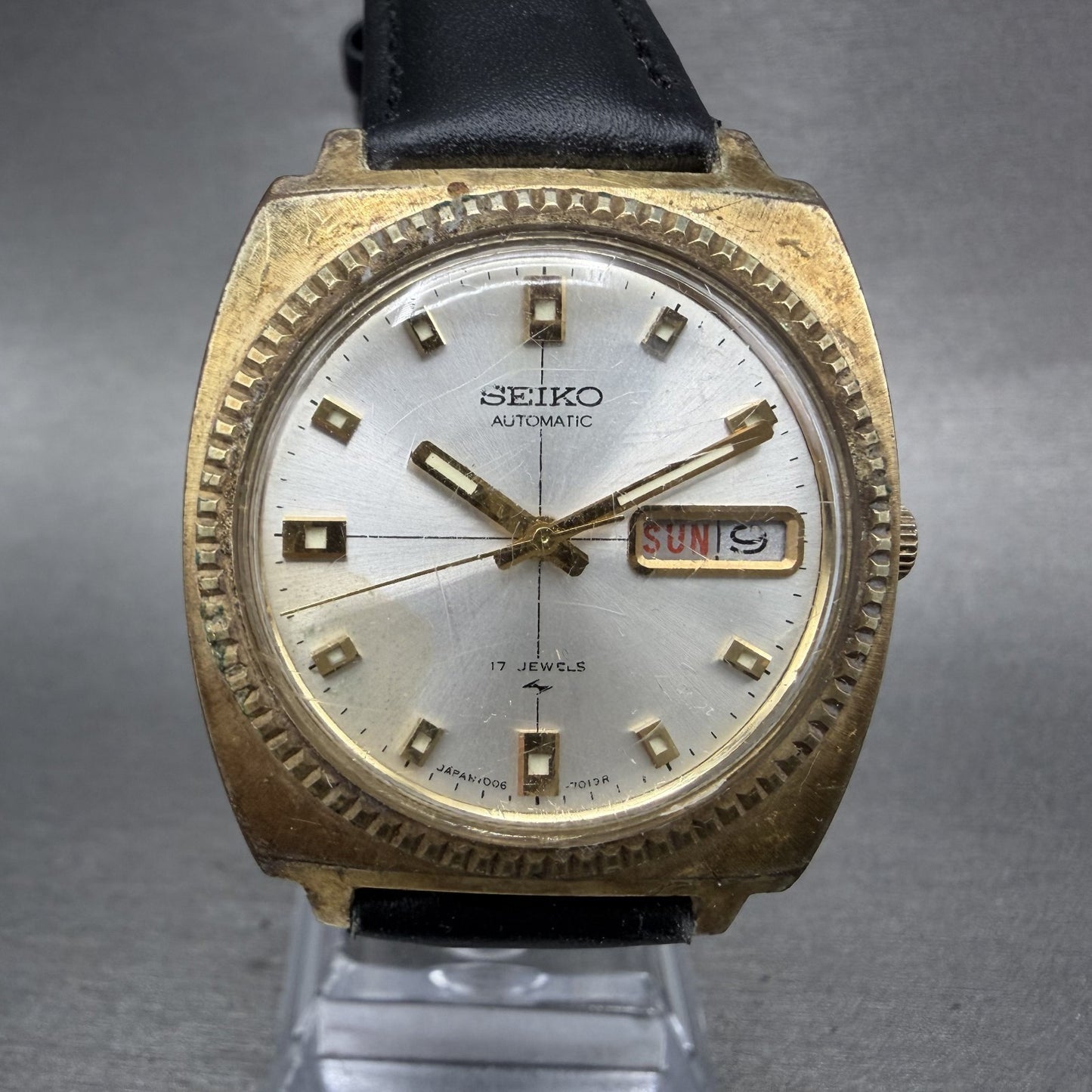 Seiko Automatic Watch Men 35mm Silver Dial Gold Tone Daydate 7006-7019 New Batt0
