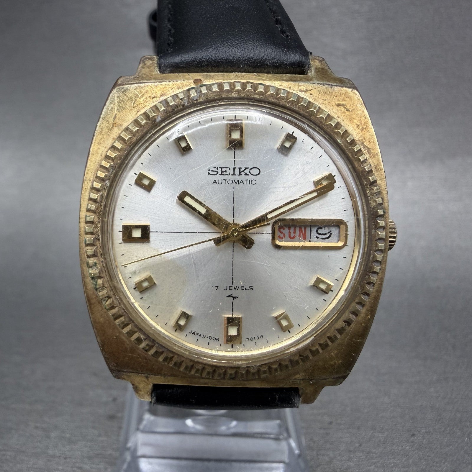Seiko Automatic Watch Men 35mm Silver Dial Gold Tone Daydate 7006-7019 New Batt0
