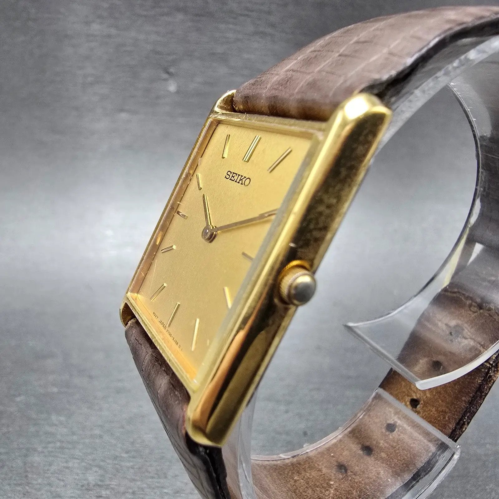 Seiko Tank Watch Men 25mm Champagne Dial Gold Tone Rectangle V700-5K30 New Batt2