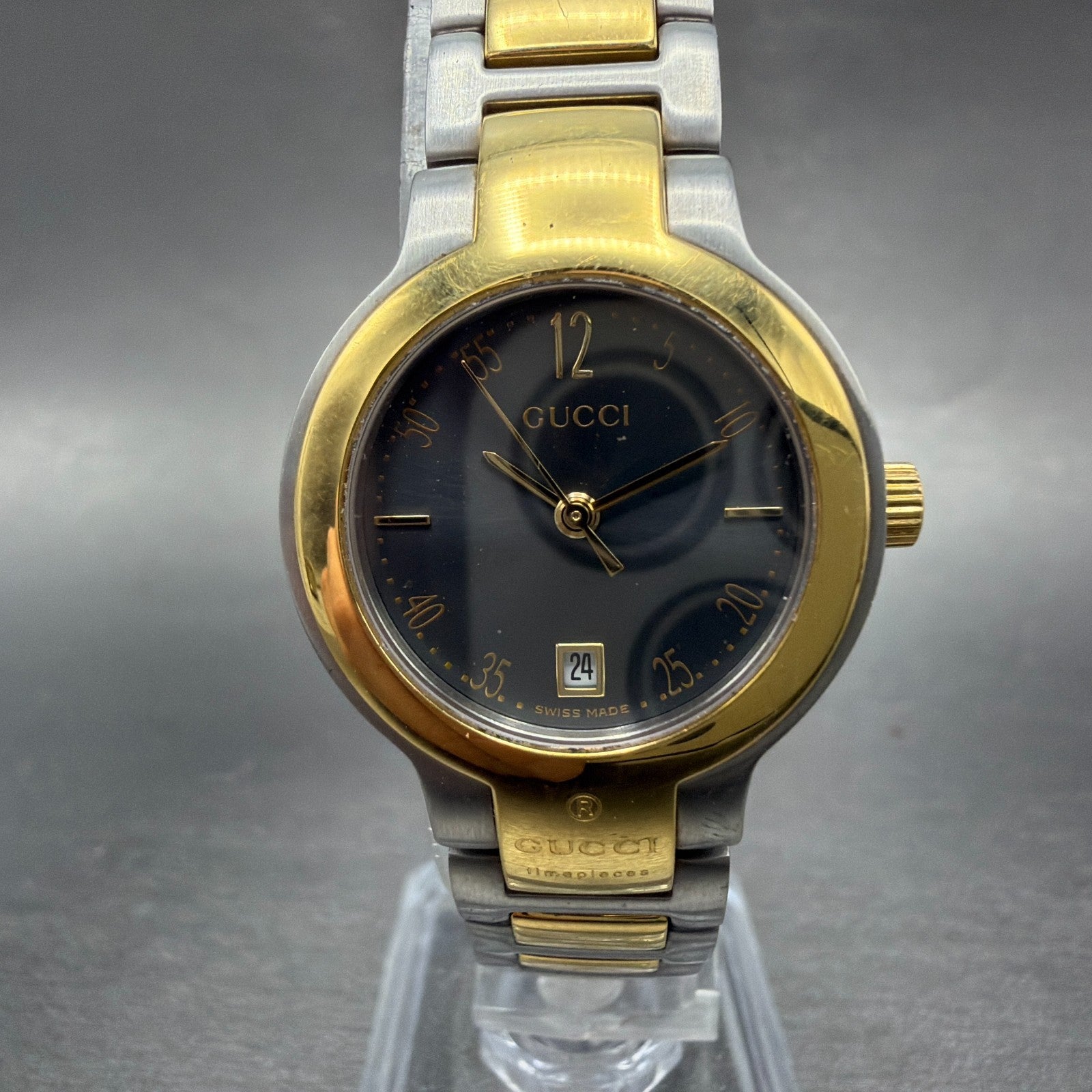Gucci 8900L Watch Women 26mm Gray Dial Two Tone Date Round PARTS0