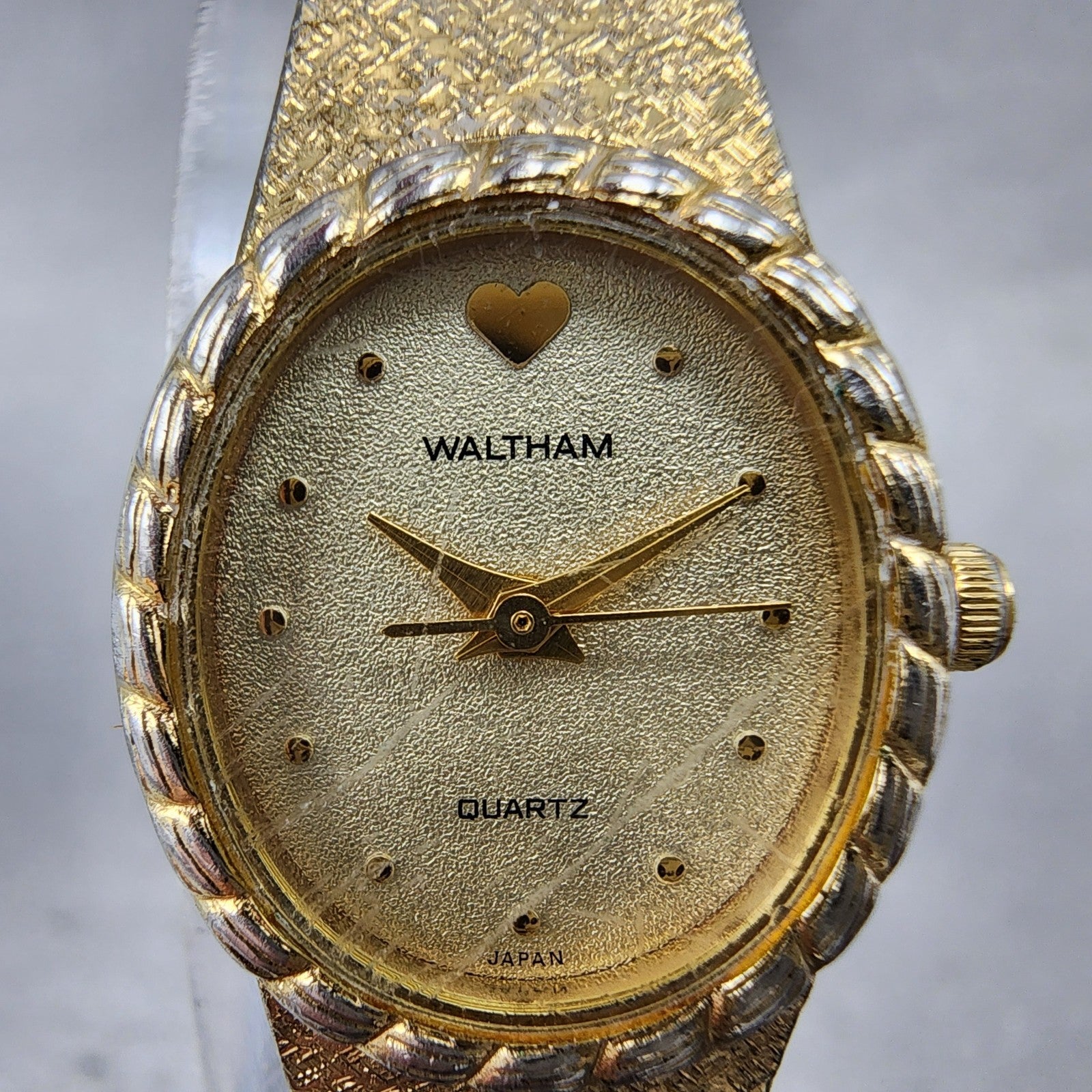 Waltham Watch Women 18mm Champagne Dial Gold Tone Oval 6L32 New Battery Hearts1