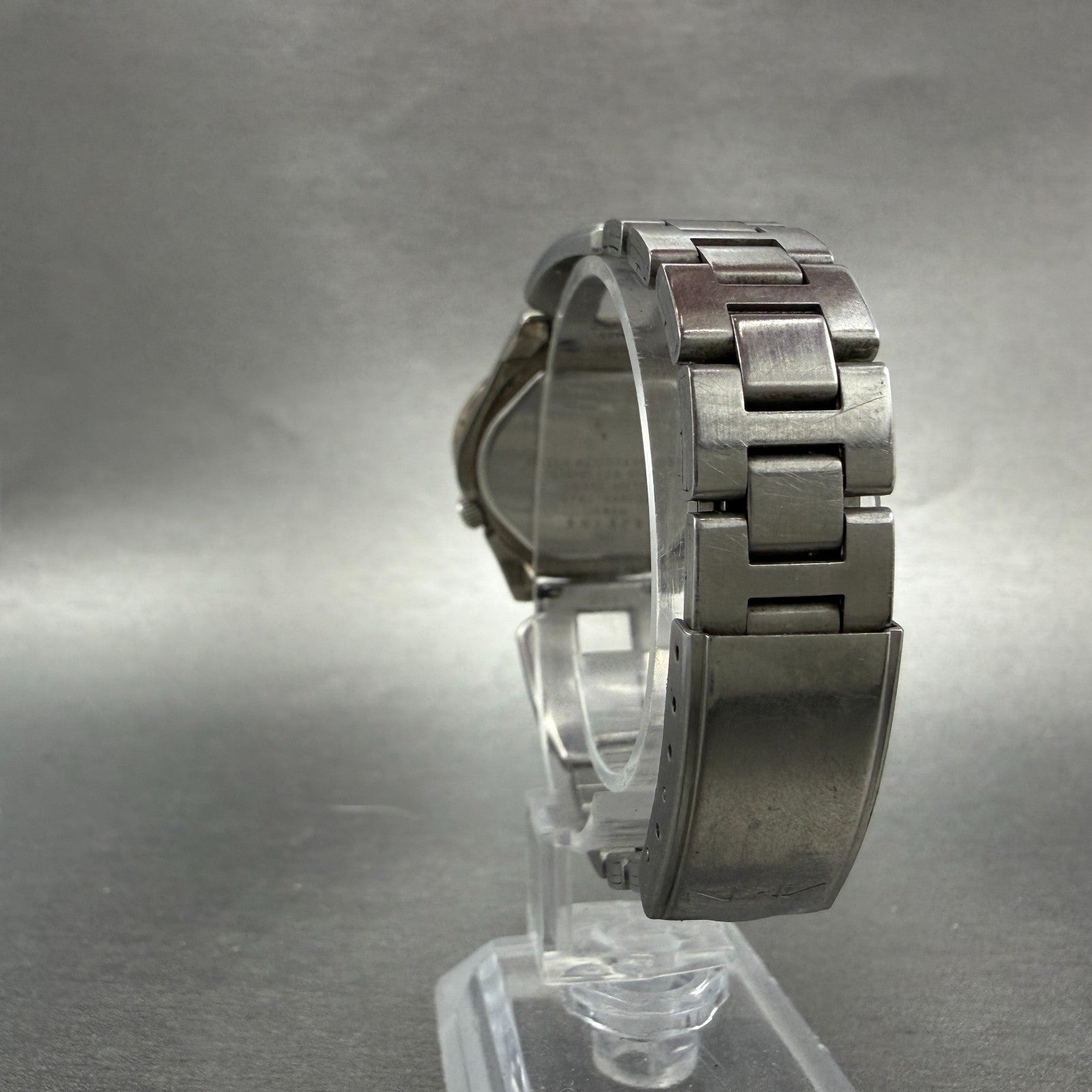 Seiko ALBA AKA Watch Women 33mm Red Dial Silver Tone Date V782-5A40 New Battery7