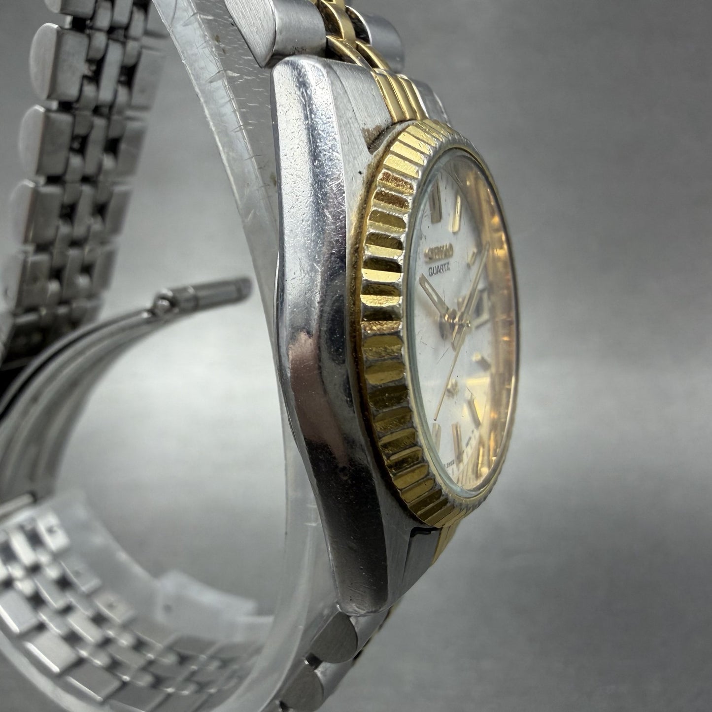 Seiko SQ Watch Women 24mm White Dial Two Tone Daydate 3y030169 New Battery iw203