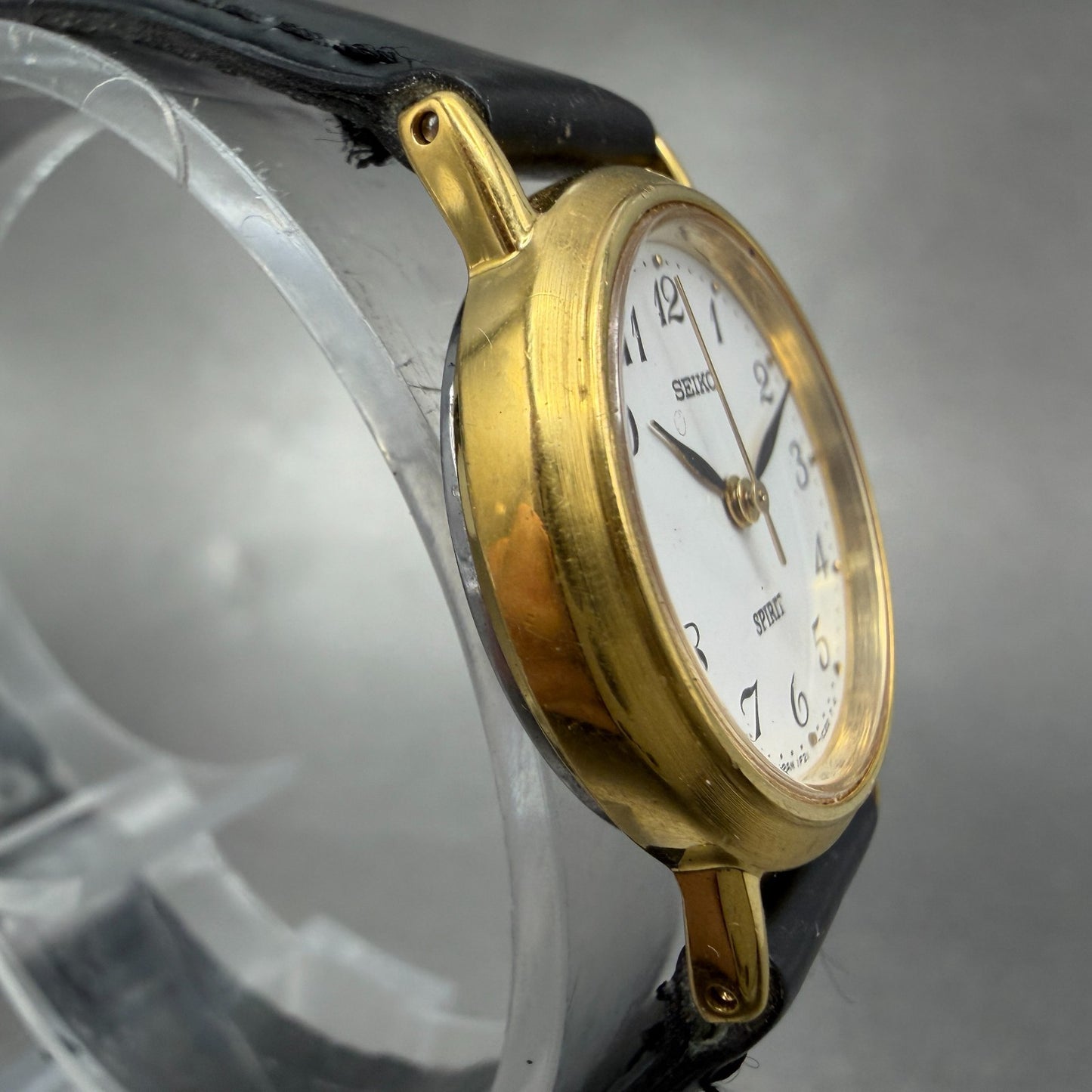 Seiko Spirit Watch Women 24mm White Dial Gold Tone Round 1F21-0H70 New Battery 43