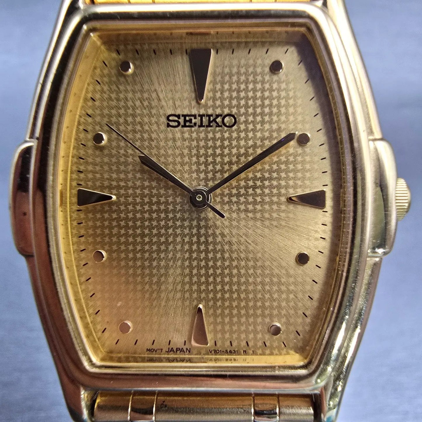 Seiko Watch Men 31mm Gold Dial Gold Tone Rectangle V701-5220 New Battery Vintage1
