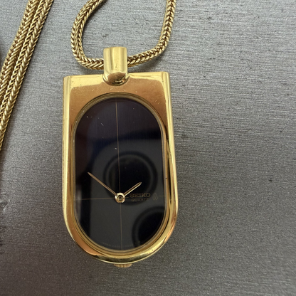 Seiko Necklace Watch Women 20mm Black Dial Gold Tone 23200820 New Battery1