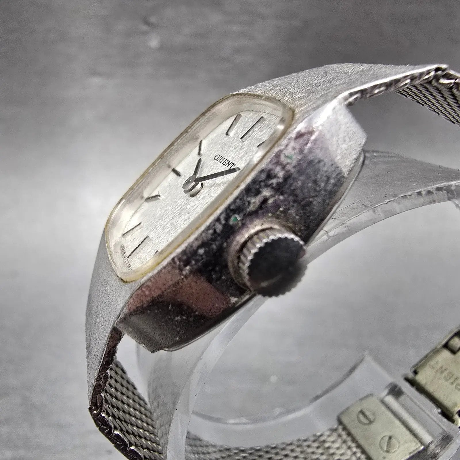 Orient Watch Women 19mm Silver Dial Silver Tone Manual Q120154-20 Runs Vintage2