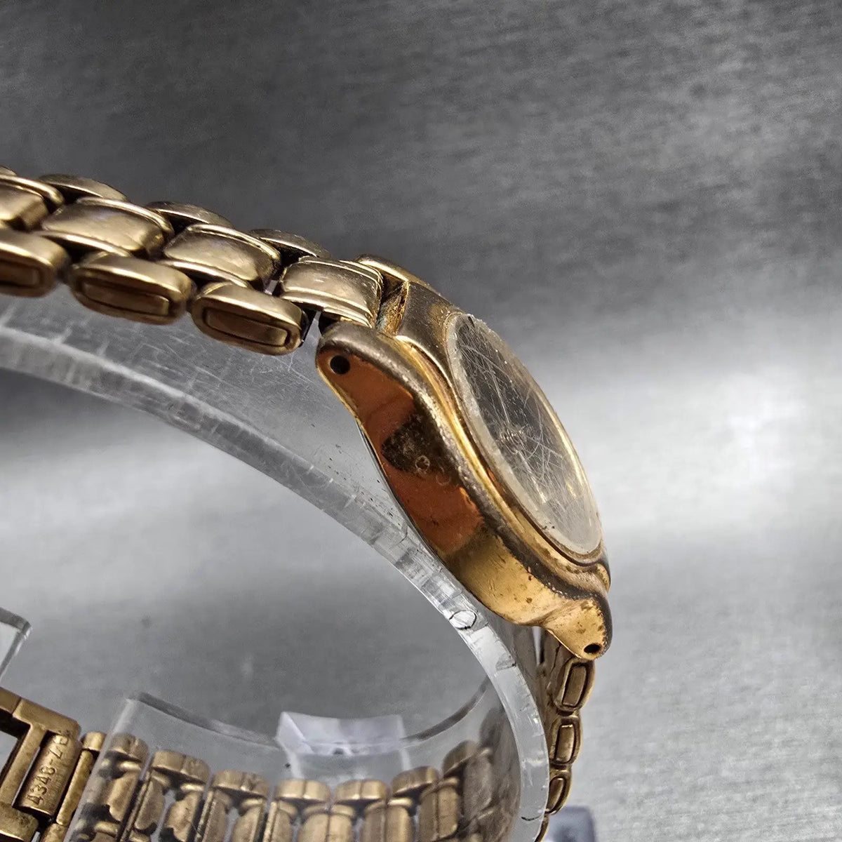 Seiko Watch Women 19mm Black Dial Gold Tone Round V401-0289 New Battery Vintage23