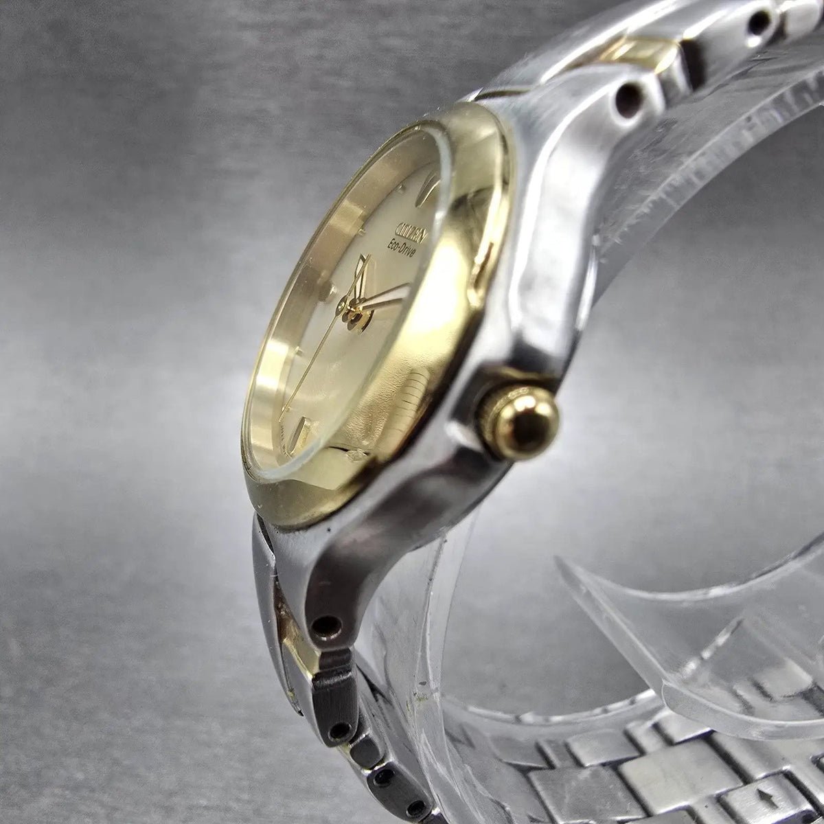 Citizen Eco-Drive Watch Women 25mm Cream Dial Two Tone Date E011-K16784 Runs JP2