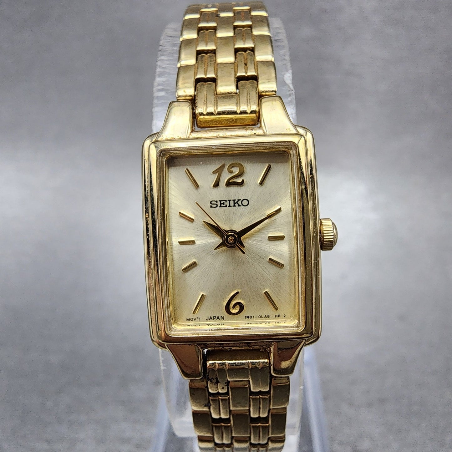 Seiko Tank Watch Women 16mm Champagne  Dial Gold Tone 1n010FH0 New Battery0
