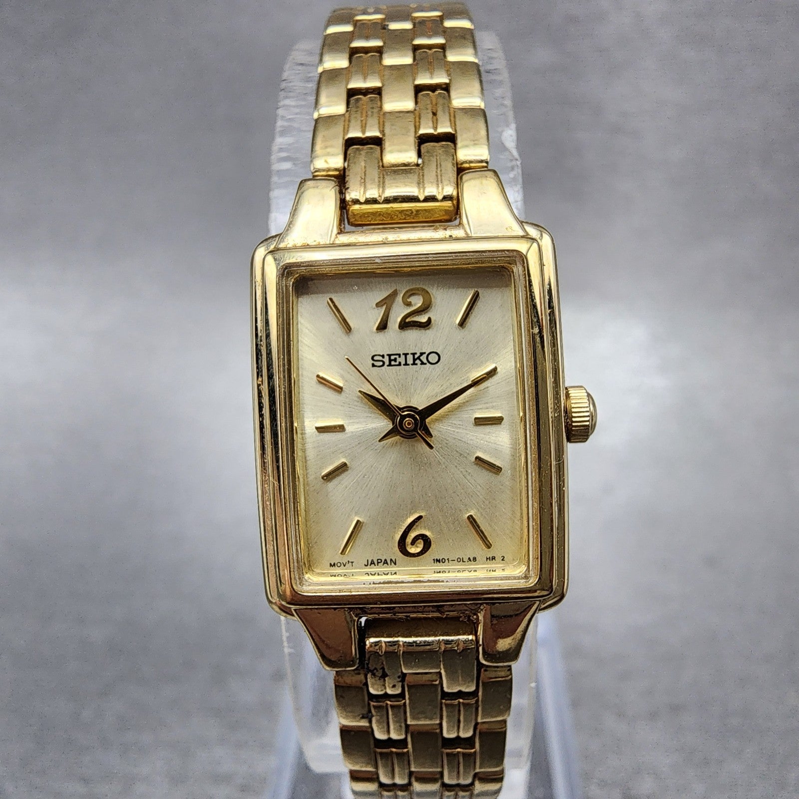 Seiko Tank Watch Women 16mm Champagne  Dial Gold Tone 1n010FH0 New Battery0