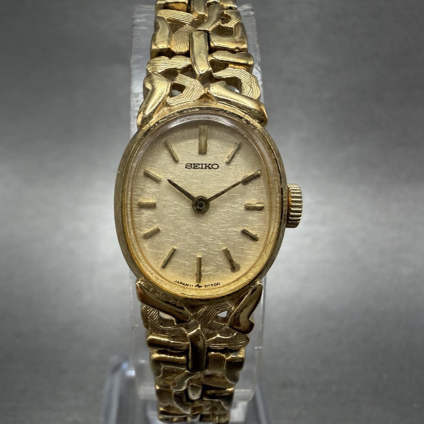 Seiko Watch Women 17mm Champagne Dial Gold Tone Manual Oval 118589 Runs0