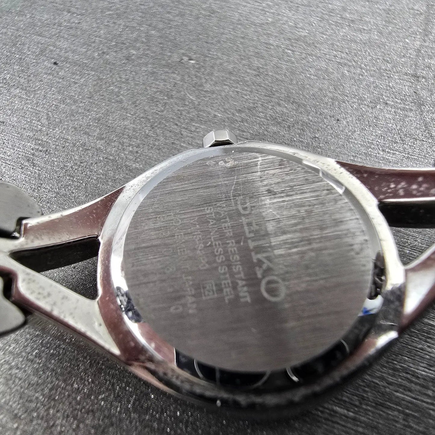Seiko Solar Watch Women 23mm MOP Dial Silver Tone Round V115-0AP0 Runs10