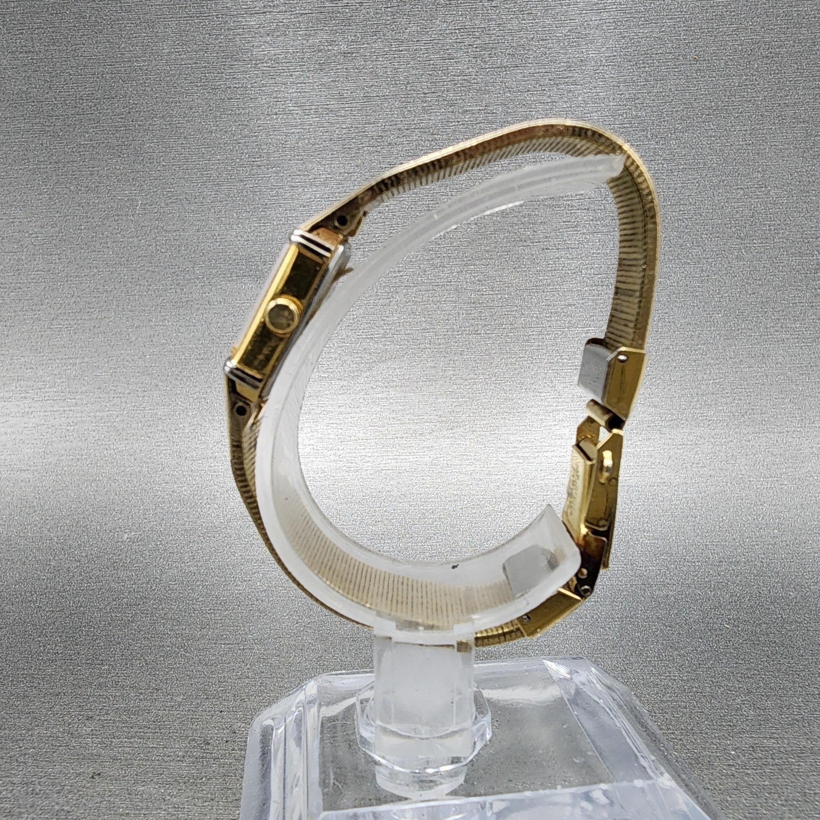 Seiko Tank Watch Women 12mm Champagne Dial Gold Tone 2e205409 New Battery6