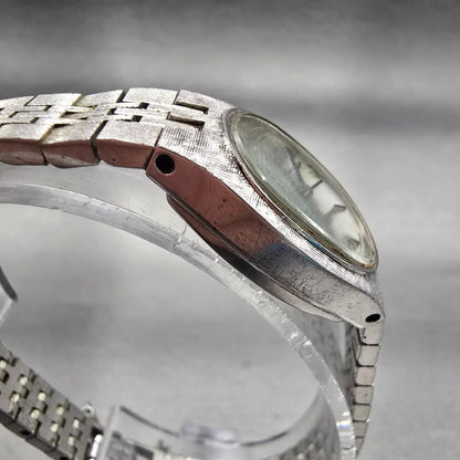 Seiko Watch Women 17mm Silver Dial Silver Tone Oval 17-7100 Vintage Works3