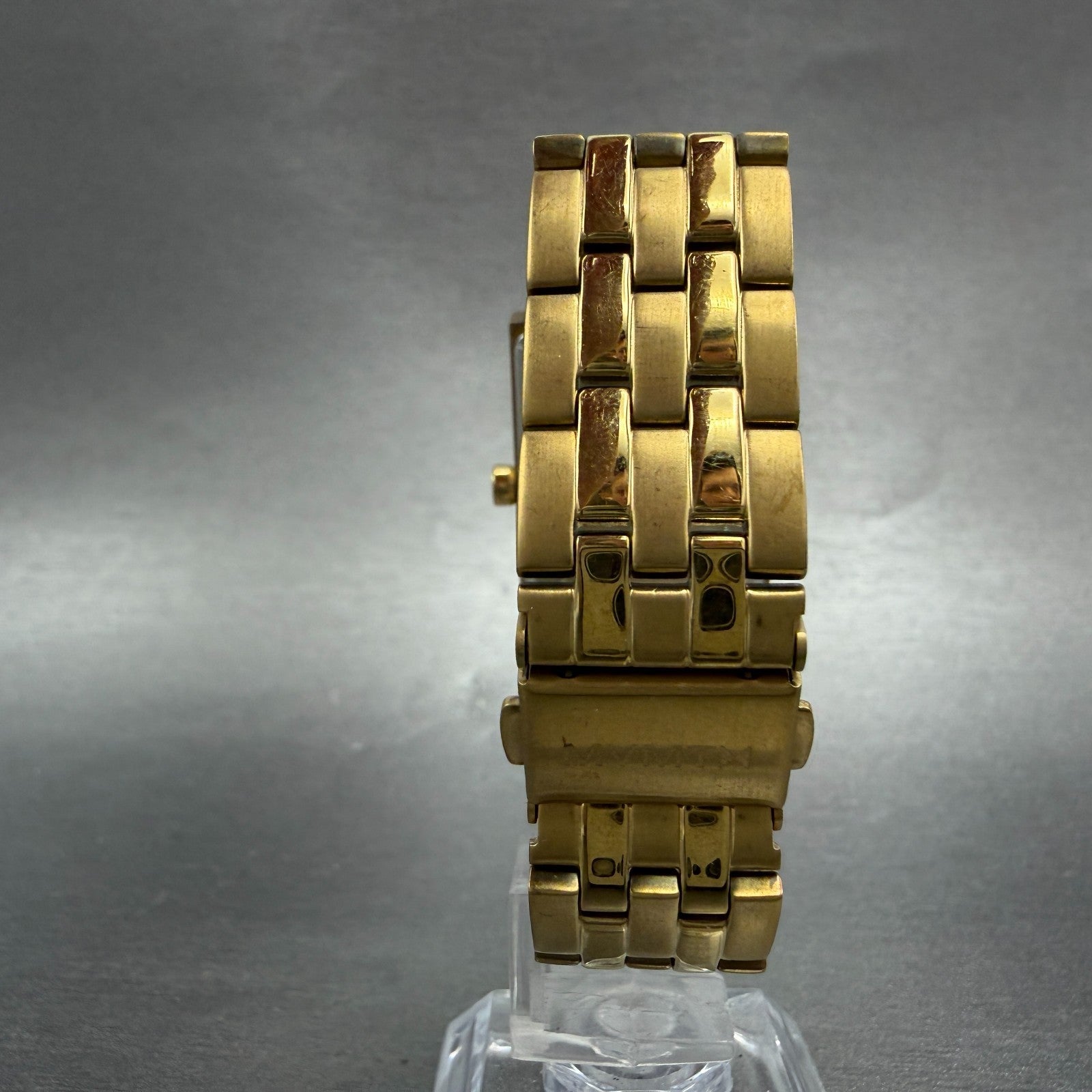 MVMT Signature Square 24mm White Dial Gold Tone Date Rectangle New battery7