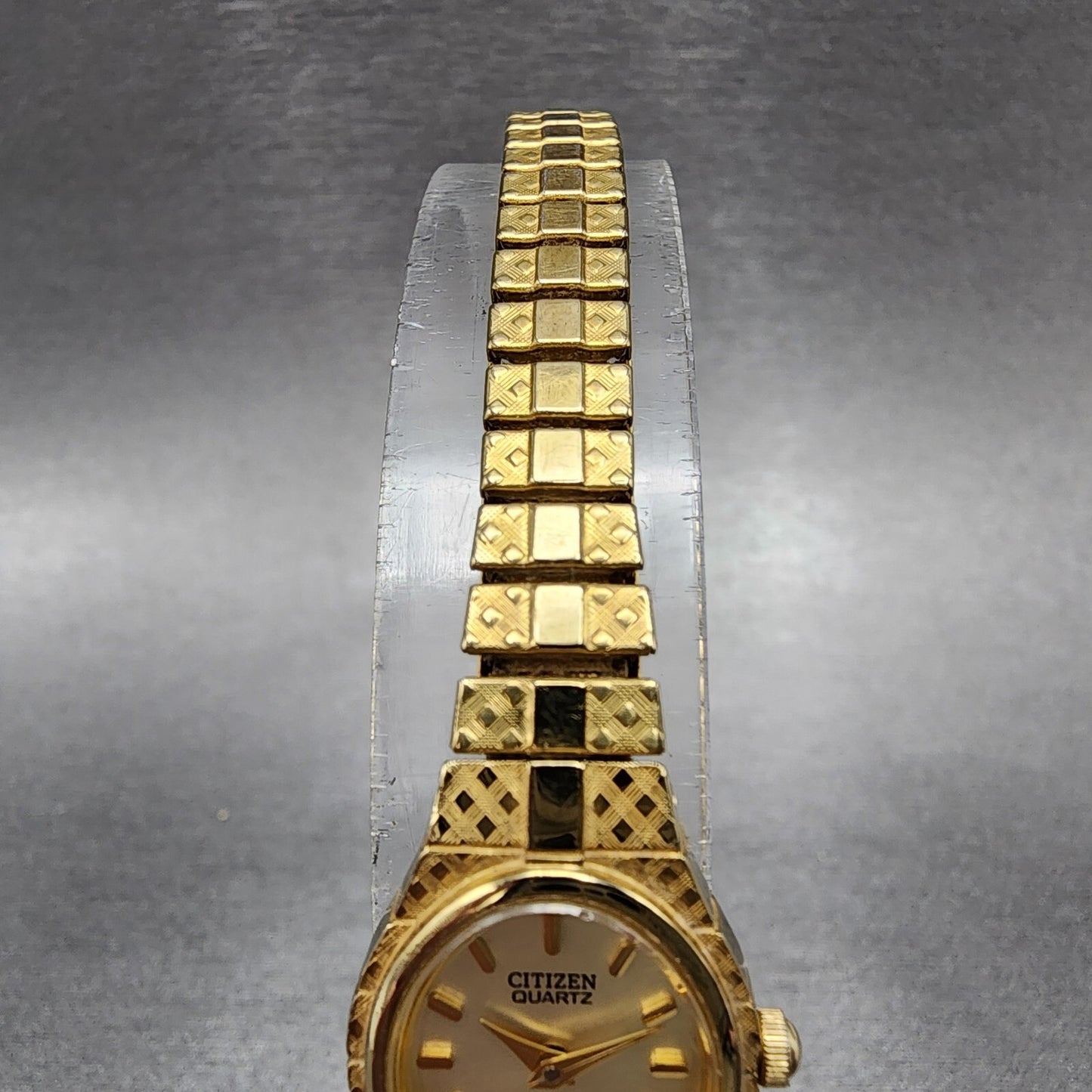 Citizen Watch Women 17mm Champagne Dial Gold Tone Oval 5920S056331 New Battery4